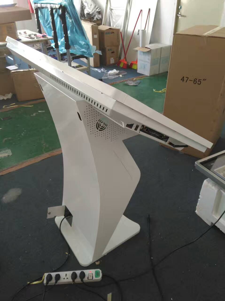 37寸触摸一体机